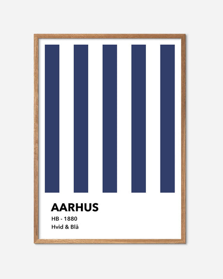 Aarhus fodbold plakat med blå og hvide striber i egetræsramme, moderne vægkunst