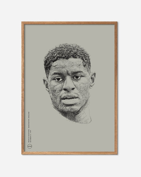 Beige fodbold plakat med illustreret portræt af Marcus Rashford, egetræsramme