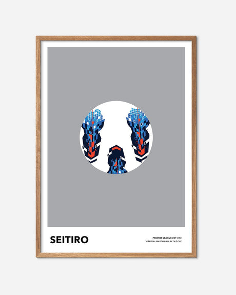 Fodbold plakat med grafisk Seitiro-bold, grå baggrund, egetræsramme, moderne design