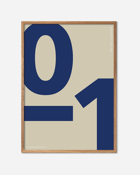Minimalist fodbold plakat med 0-1 score, blå tal på beige baggrund i egetræsramme