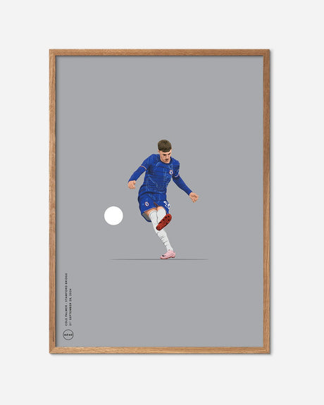 Fodbold plakat med Cole Palmer i blåt sæt, træramme og minimalistisk, moderne design.