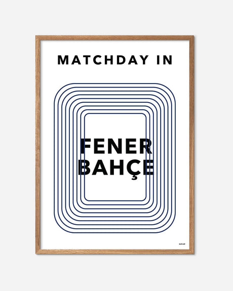 Fenerbahce matchday fodboldplakat med grafisk design i egetræsramme