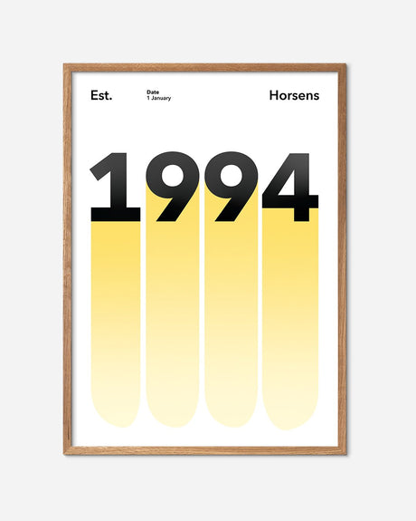 En A.C. Horsens fodbold plakat med deres etableringsår 1994 fra Established kollektionen i en egetræsramme - Olé Olé