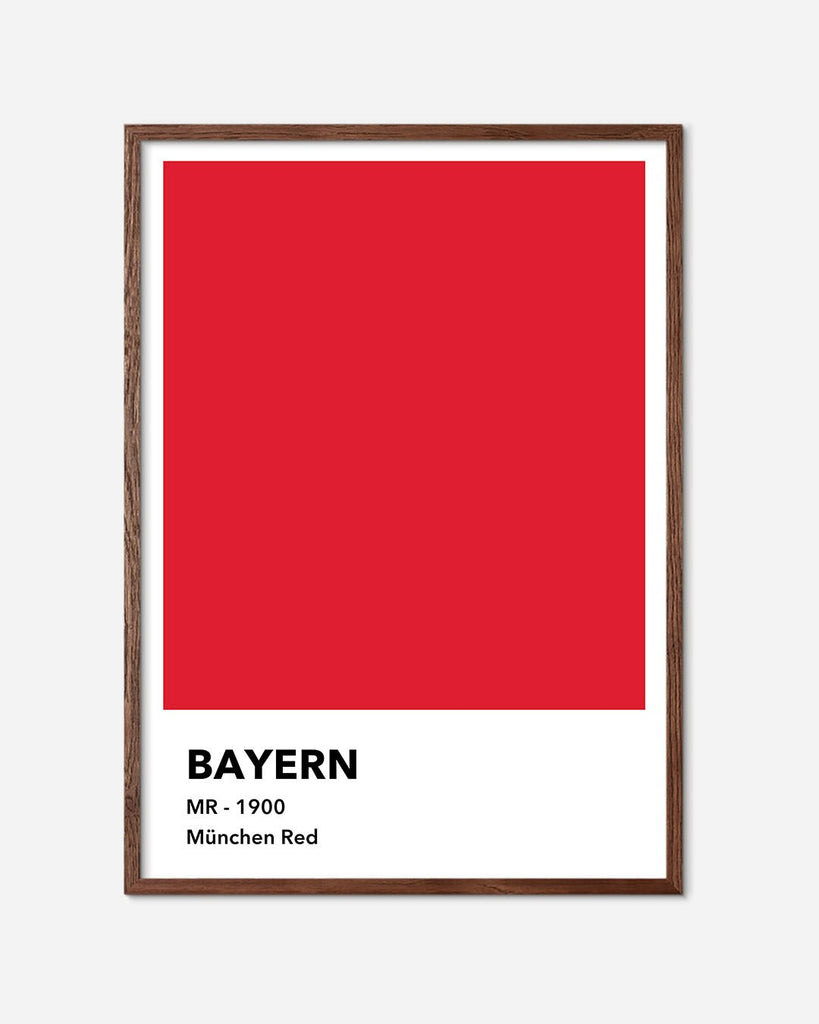 En Bayern München fodbold plakat med deres røde farve fra Colors kollektionen i en mørk egetræsramme - Olé Olé