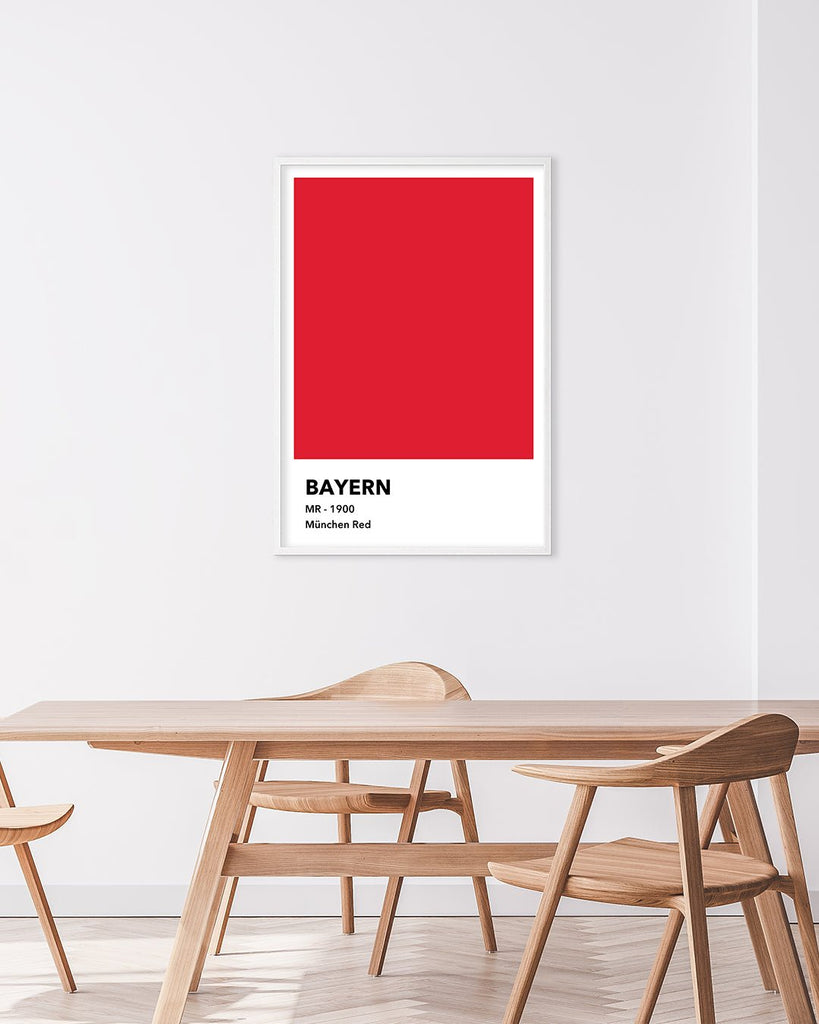 En Bayern München fodbold plakat med deres røde farve fra Colors kollektionen hængende i en stue - Olé Olé