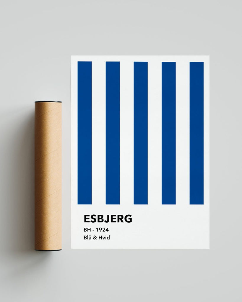 En Esbjerg F.B. fodbold plakat med deres blå og hvide striber fra Colors kollektionen ved siden af emballage - Olé Olé