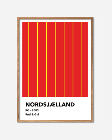 En F.C. Nordsjælland fodbold plakat med deres røde og gule farver fra Colors kollektionen i en egetræsramme - Olé Olé