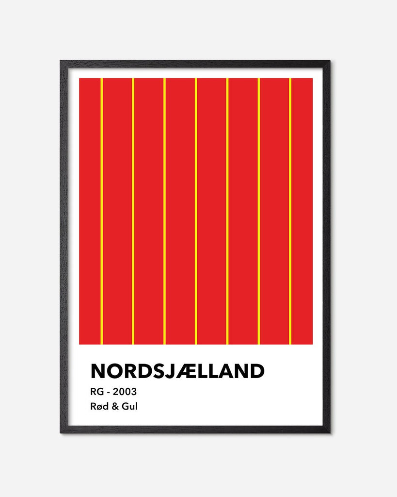 En F.C. Nordsjælland fodbold plakat med deres røde og gule farver fra Colors kollektionen i en sort egetræsramme - Olé Olé