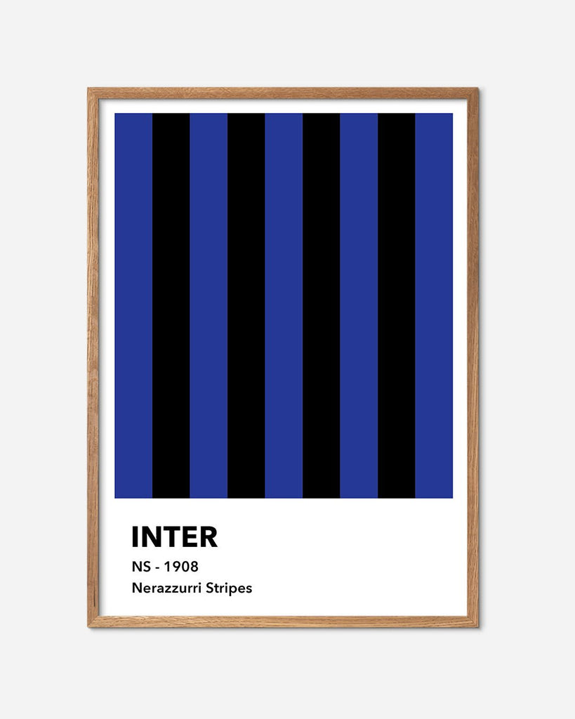 En Inter fodbold plakat med deres blå og sorte striber fra Colors kollektionen i en egetræsramme - Olé Olé