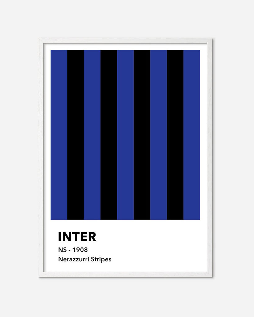 En Inter fodbold plakat med deres blå og sorte striber fra Colors kollektionen i en hvid egetræsramme - Olé Olé