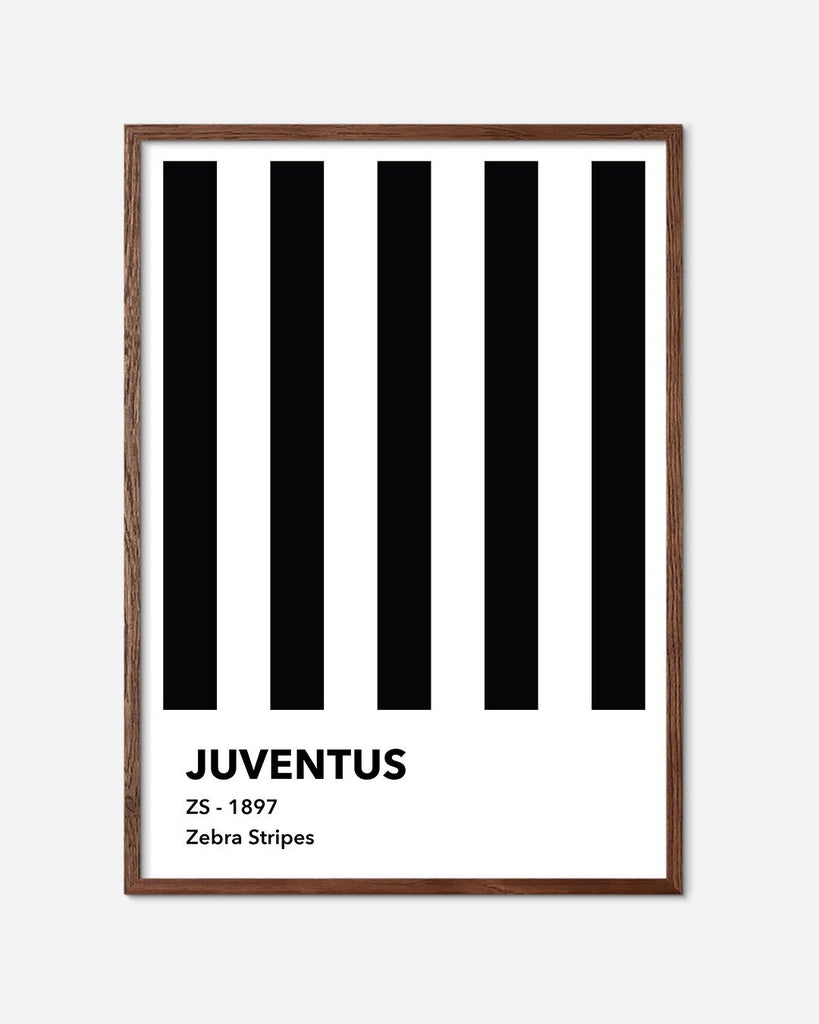 En Juventus F.C. fodbold plakat med deres zebra striber fra Colors kollektionen i en mørk egetræsramme - Olé Olé