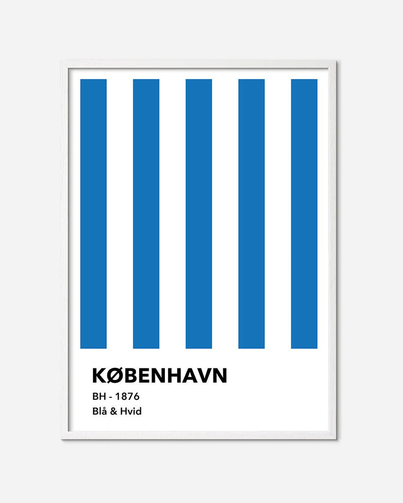 En KB fodbold plakat med deres blå og hvide striber fra Colors kollektionen i en hvid egetræsramme - Olé Olé