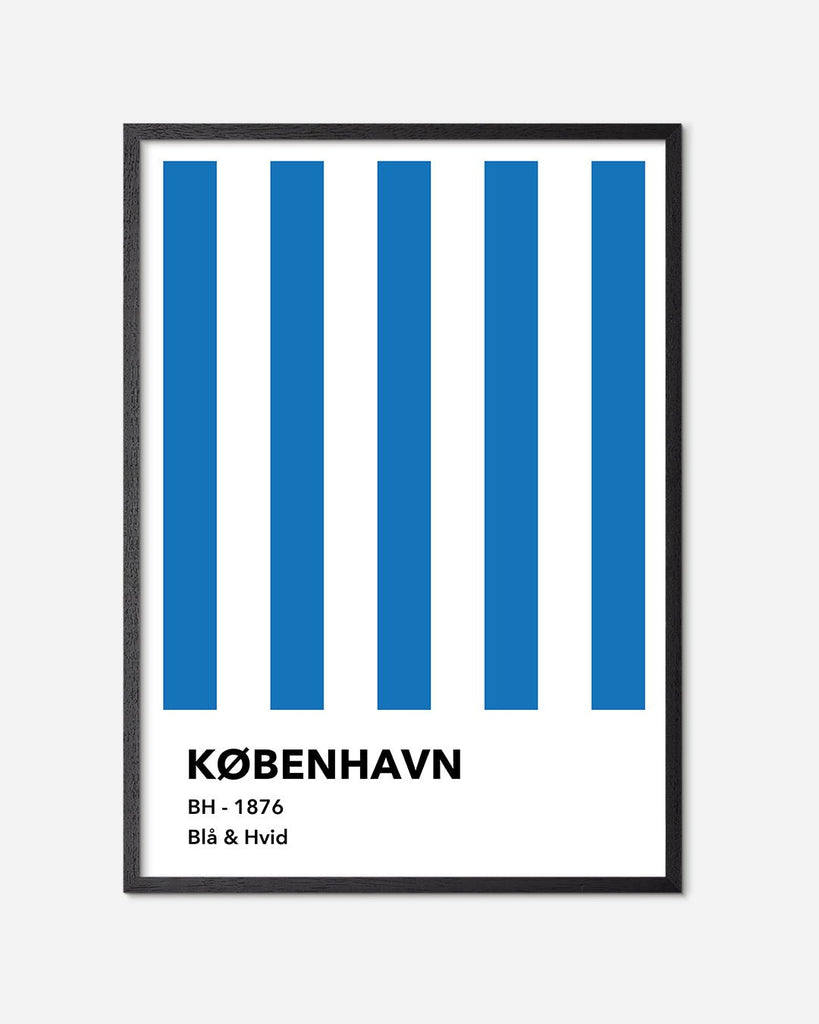 En KB fodbold plakat med deres blå og hvide striber fra Colors kollektionen i en sort egetræsramme - Olé Olé