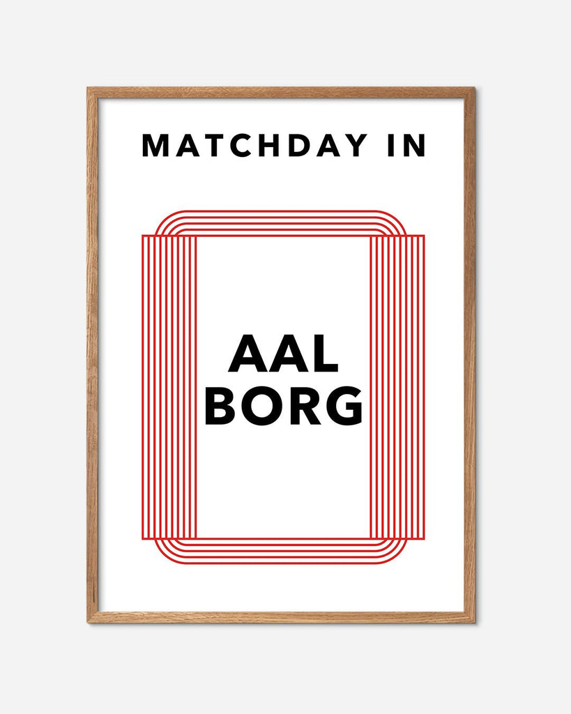 En Aab fodbold plakat med aalborg stadion fra Matchday kollektionen i en egetræsramme - Olé Olé