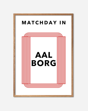En Aab fodbold plakat med aalborg stadion fra Matchday kollektionen i en egetræsramme - Olé Olé