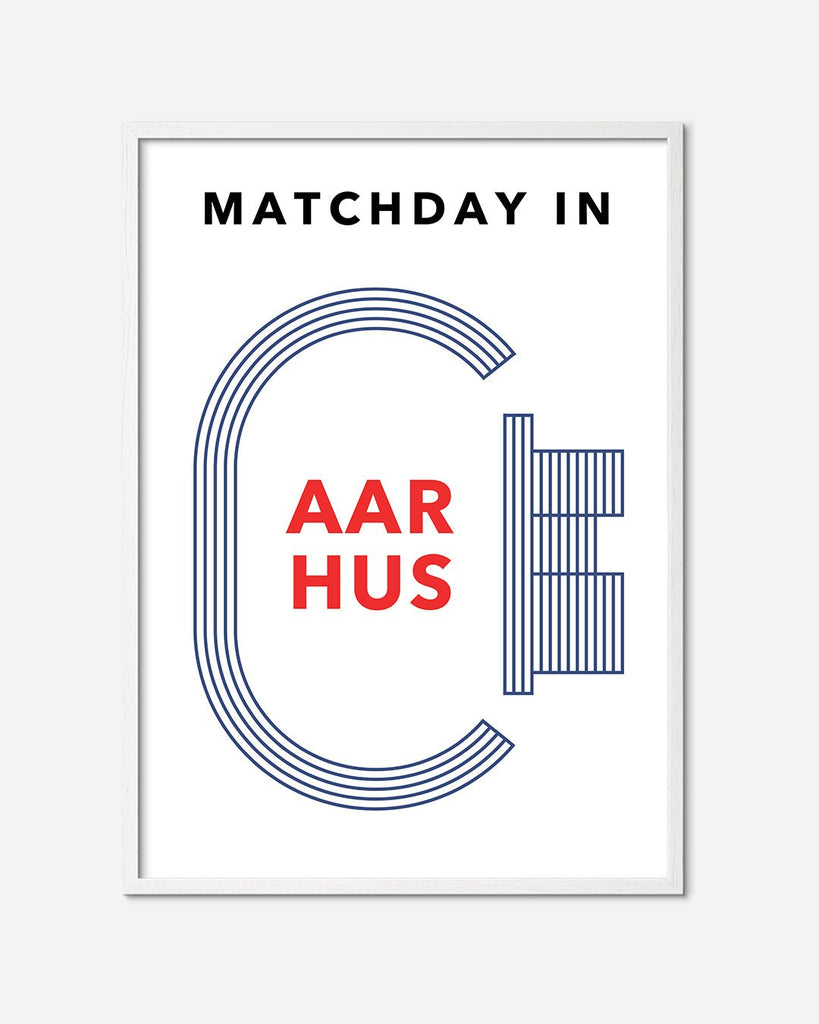 En AGF fodbold plakat med aarhus stadion fra Matchday kollektionen i en hvid egetræsramme - Olé Olé