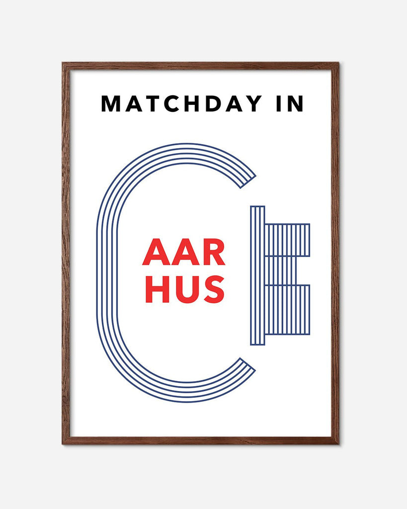 En AGF fodbold plakat med aarhus stadion fra Matchday kollektionen i en mørk egetræsramme - Olé Olé