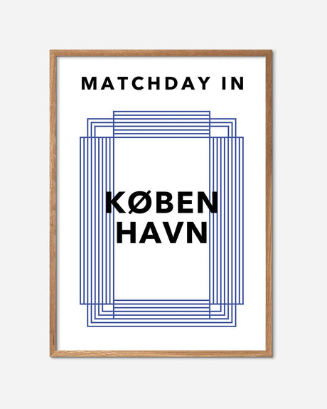 En F.C. København fodbold plakat med Parken fra Matchday kollektionen i en egetræsramme - Olé Olé