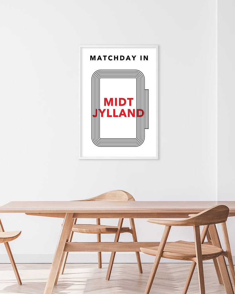 En midtjylland fodbold plakat med midtjyllands stadion fra Matchday kollektionen hængende i en stue - Olé Olé