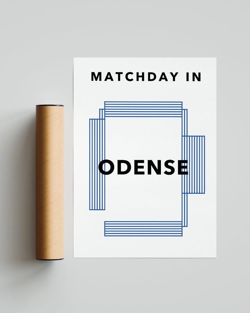 En OB fodbold plakat med Odense Stadion fra Matchday kollektionen ved siden af emballage - Olé Olé
