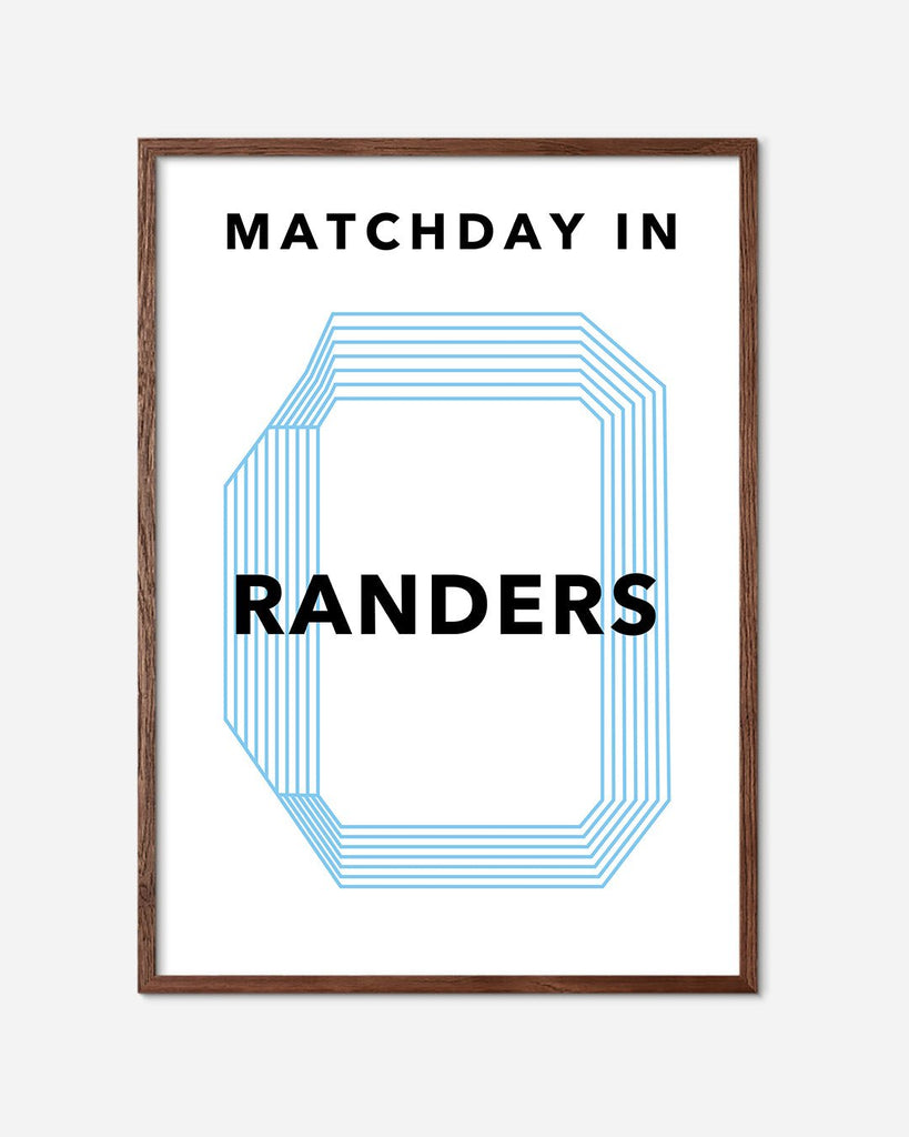 En Randers F.C. fodbold plakat med Randers Stadion fra Matchday kollektionen i en mørk egetræsramme - Olé Olé